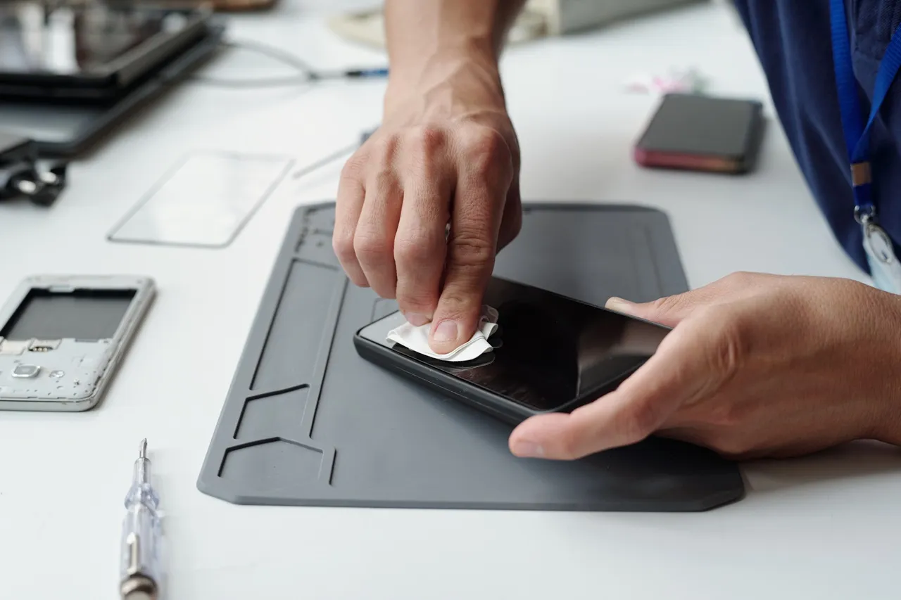 台南火車站附近修手機推薦，快速維修！