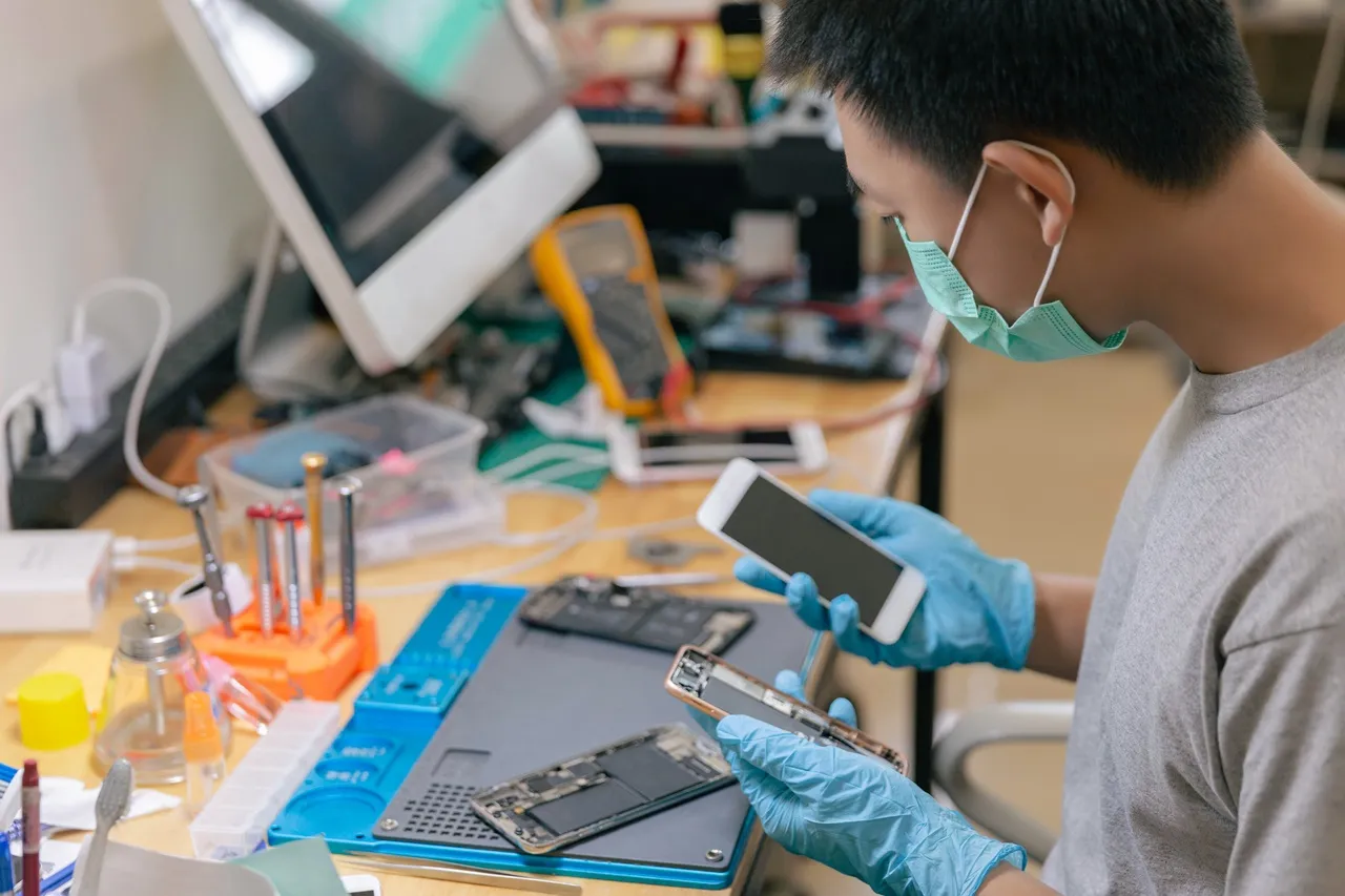 台南修理手機螢幕，透明價格，專業技術