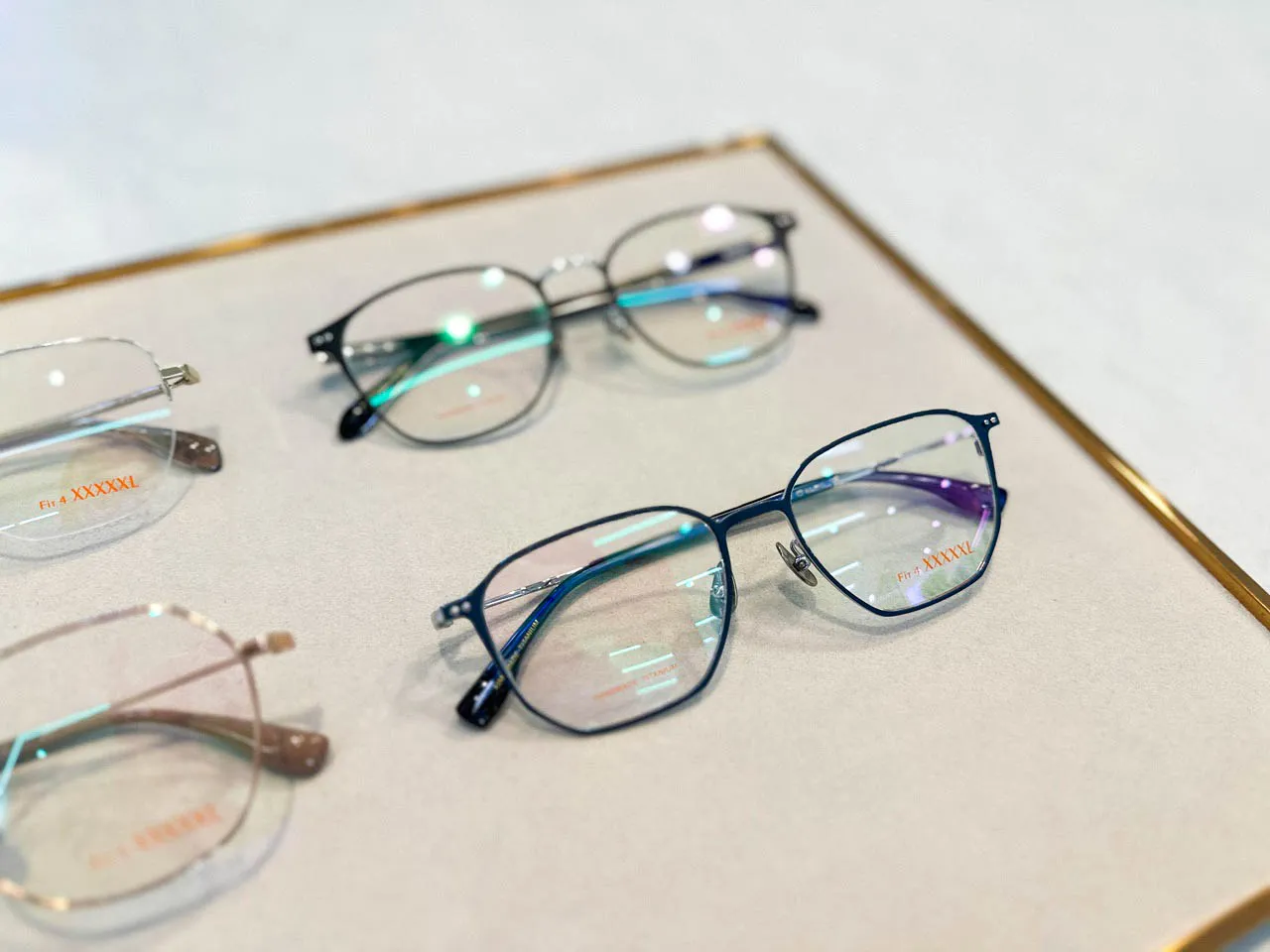 雙目林大頭圍時尚鏡框推薦，大頭圍鏡框款式挑選