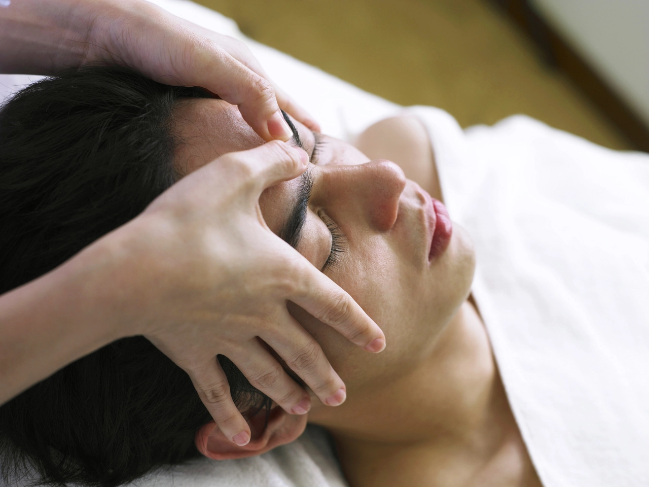 台南越式洗頭按摩男性頭部